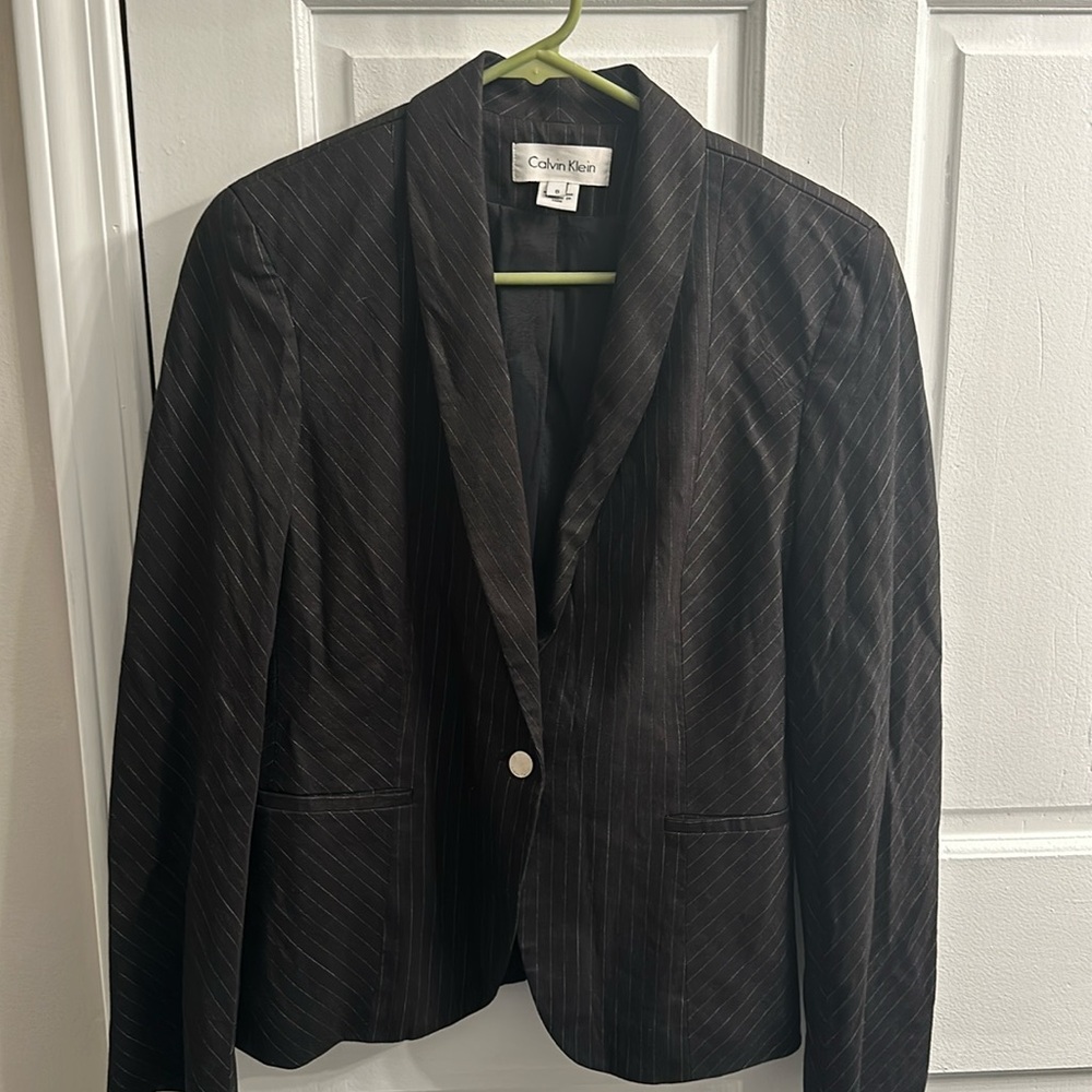 Calvin Klein Women's One Button Lux Blazer with 2 pockets size 8